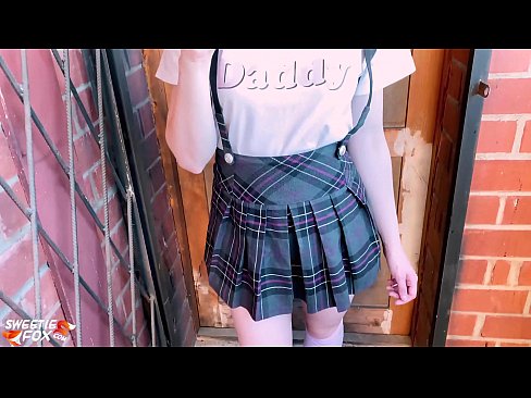 ❤️ Schoolgirl Mengisap penisnya dalam-dalam dan meniduri alih-alih kelas. ❤ Porno pada kami ❤