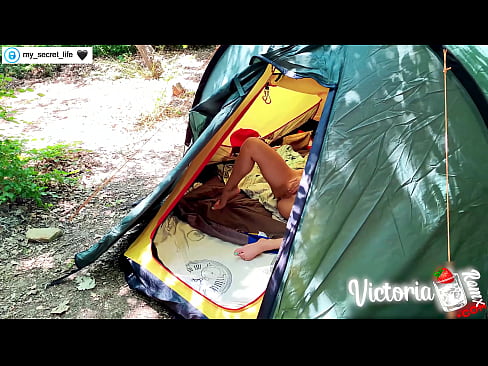 ❤️ Difilmkan di kamera Pria brengsek yang bersemangat dari Orang Asing di dalam tenda ❤ Porno pada kami ❤