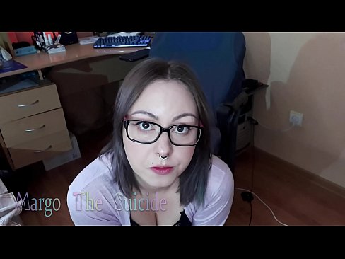 ❤️ Sexy Girl with Glasses Sucks Dildo Deeply on Camera ❤ Porno pada kami ❤